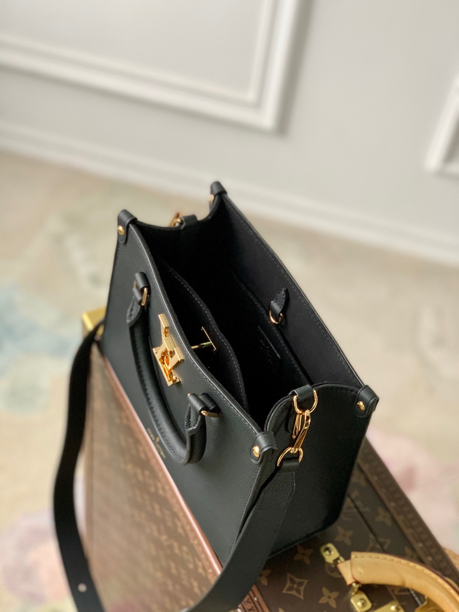 LV Lock & Go M22311
