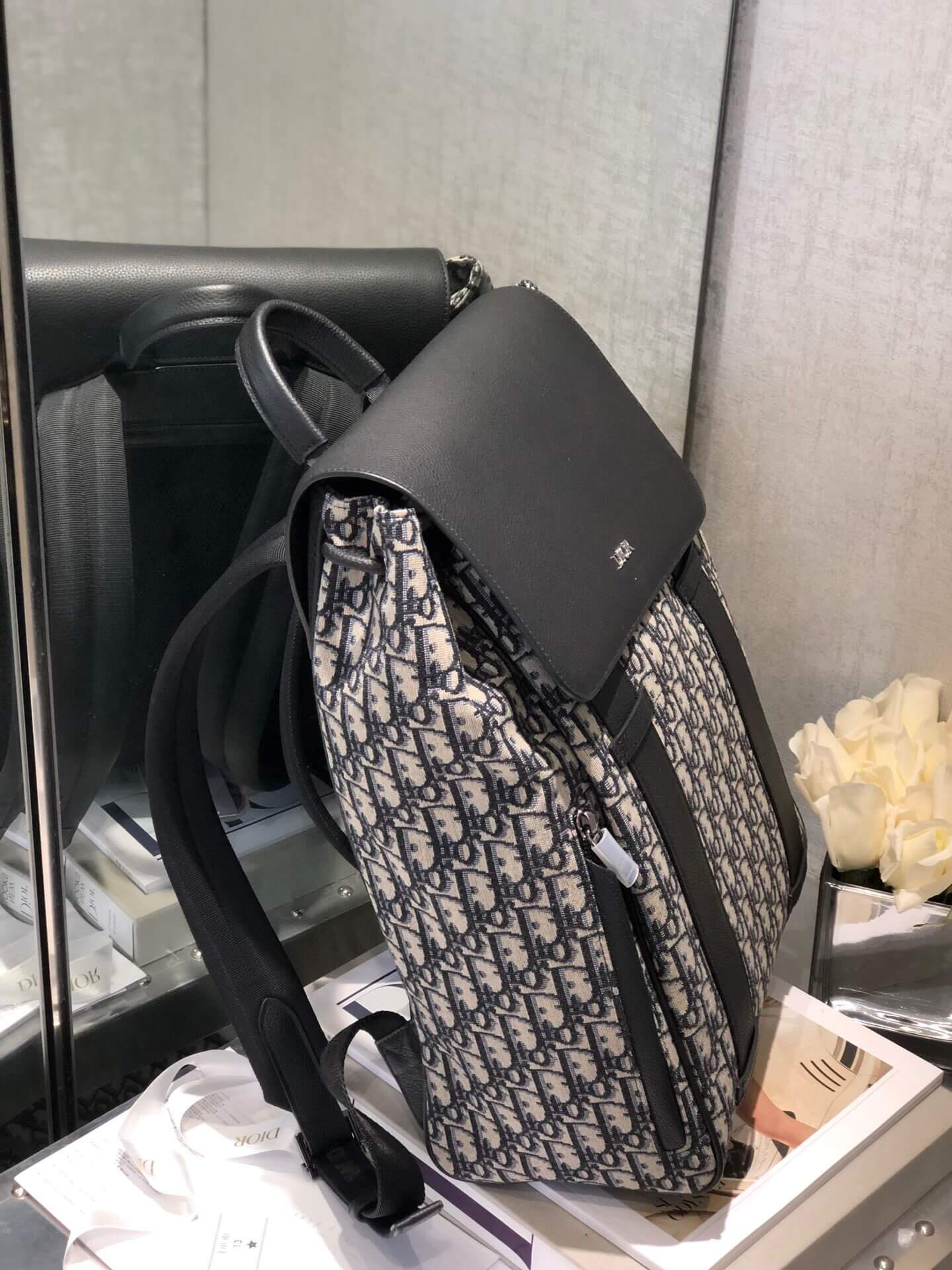 D10r BACKPACK