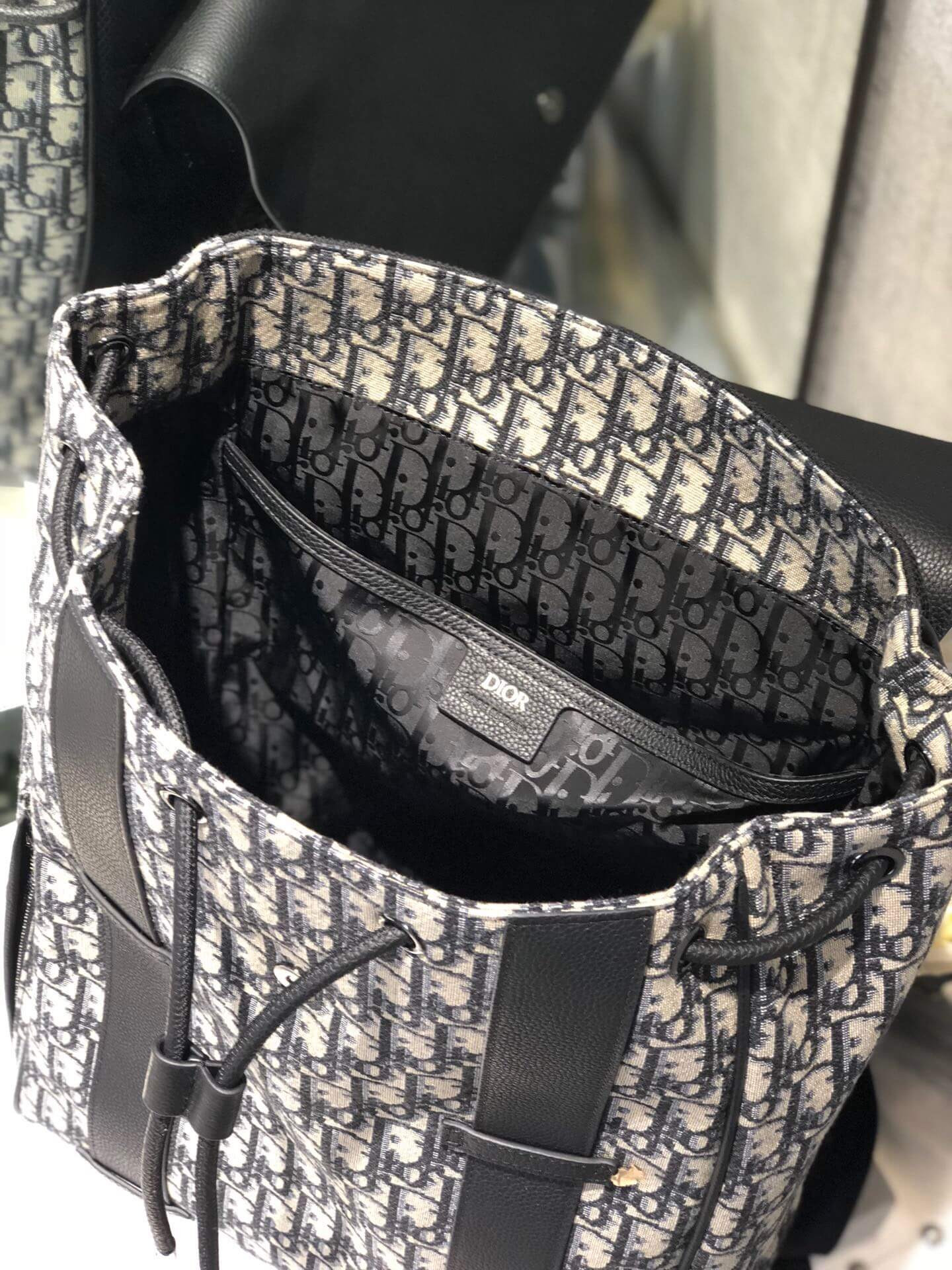 D10r BACKPACK