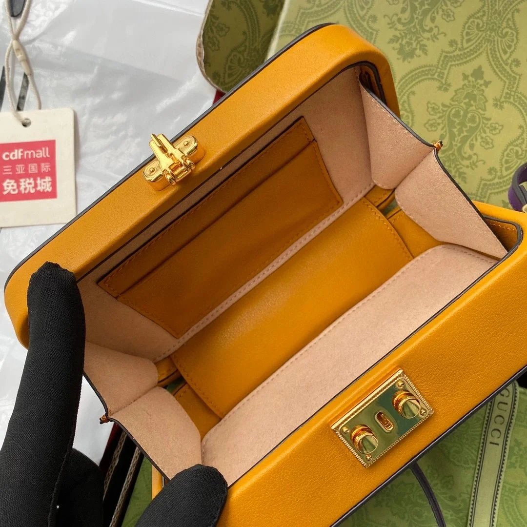 Gvc*1 Interlocking G mini bag