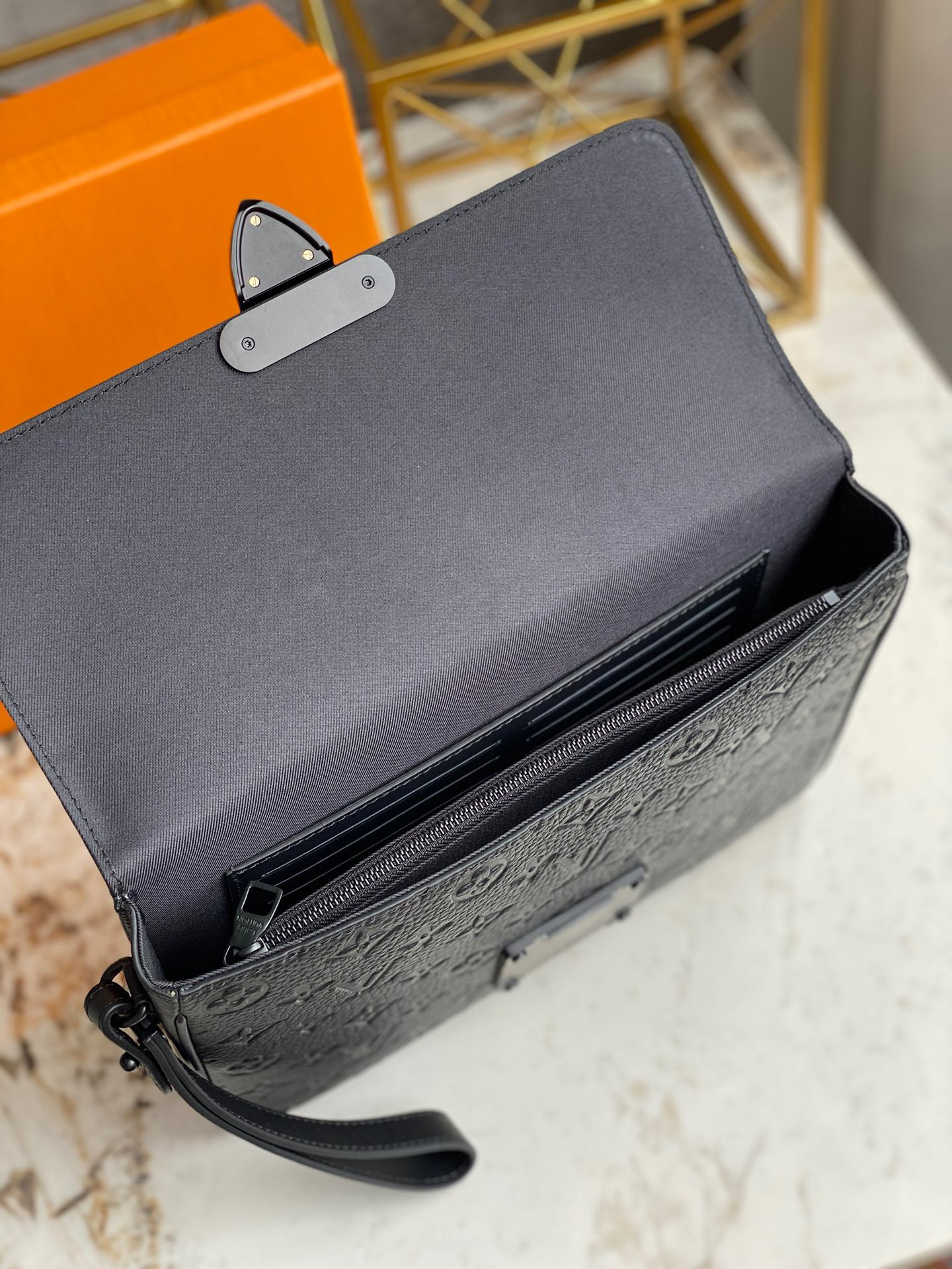 LV S LOCK 4A M80582