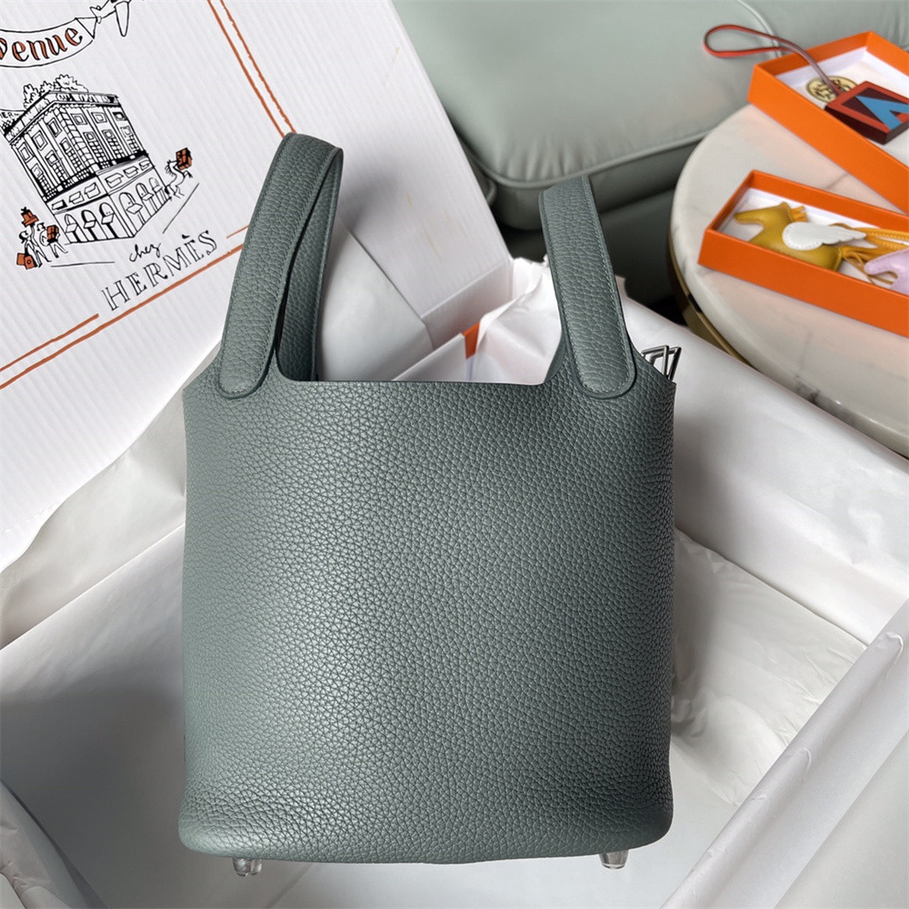 H**me5 Picotin 18cm almond green without original box