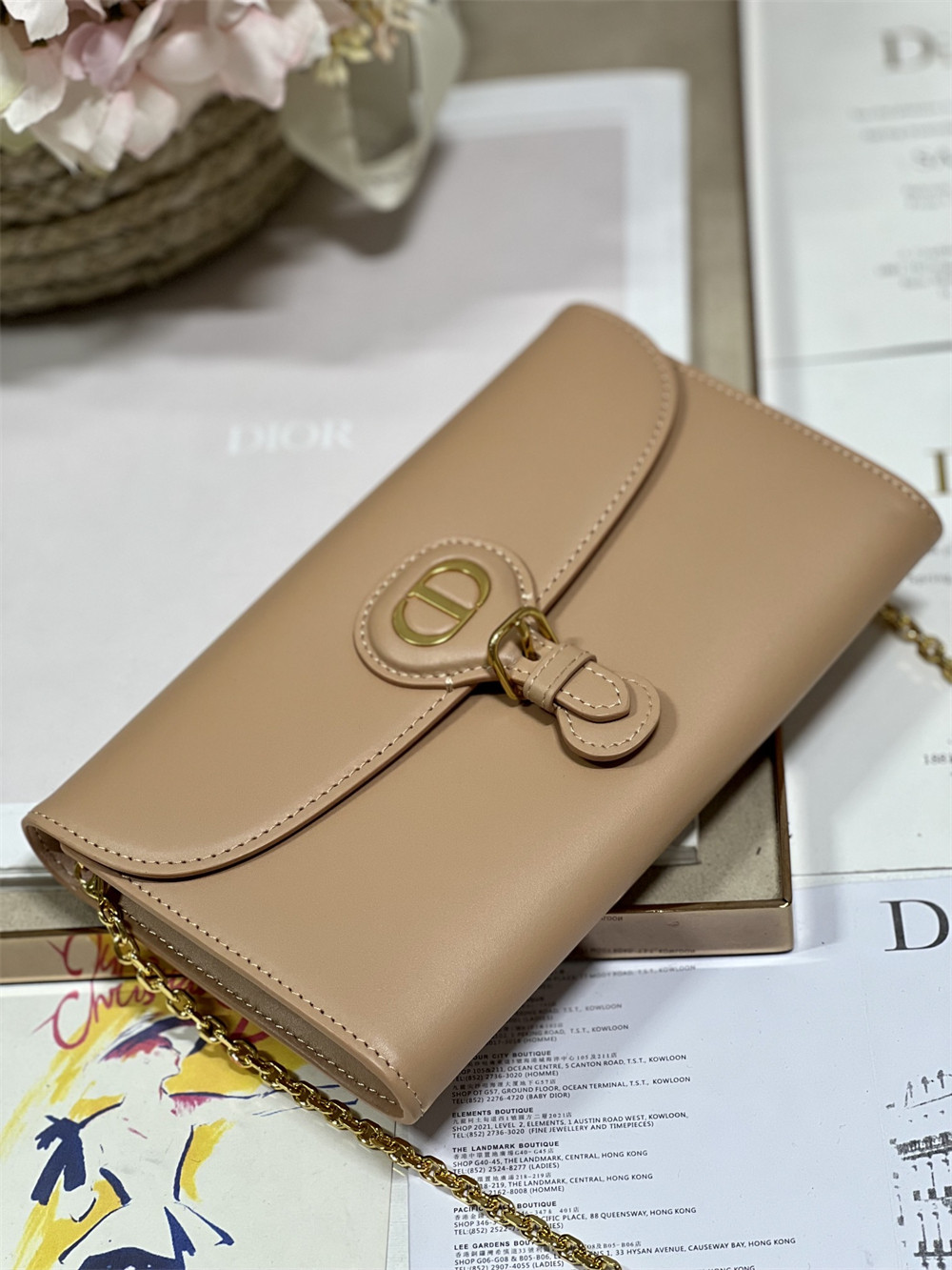 D10r BOBBY EAST-WEST POUCH WITH CHAIN Latte Smooth Calfskin Amber