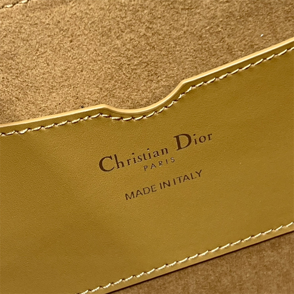 D10r 30 Montaigne Avenue Caramel 22.5 x 12.5 x 6.5 cm