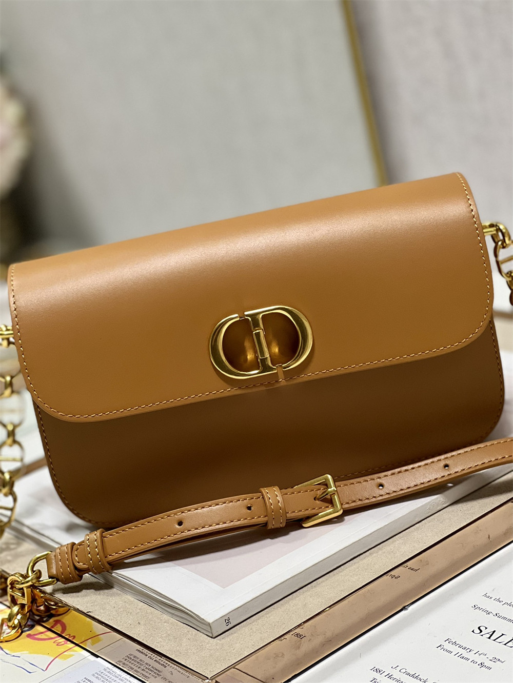 D10r 30 Montaigne Avenue Caramel 22.5 x 12.5 x 6.5 cm