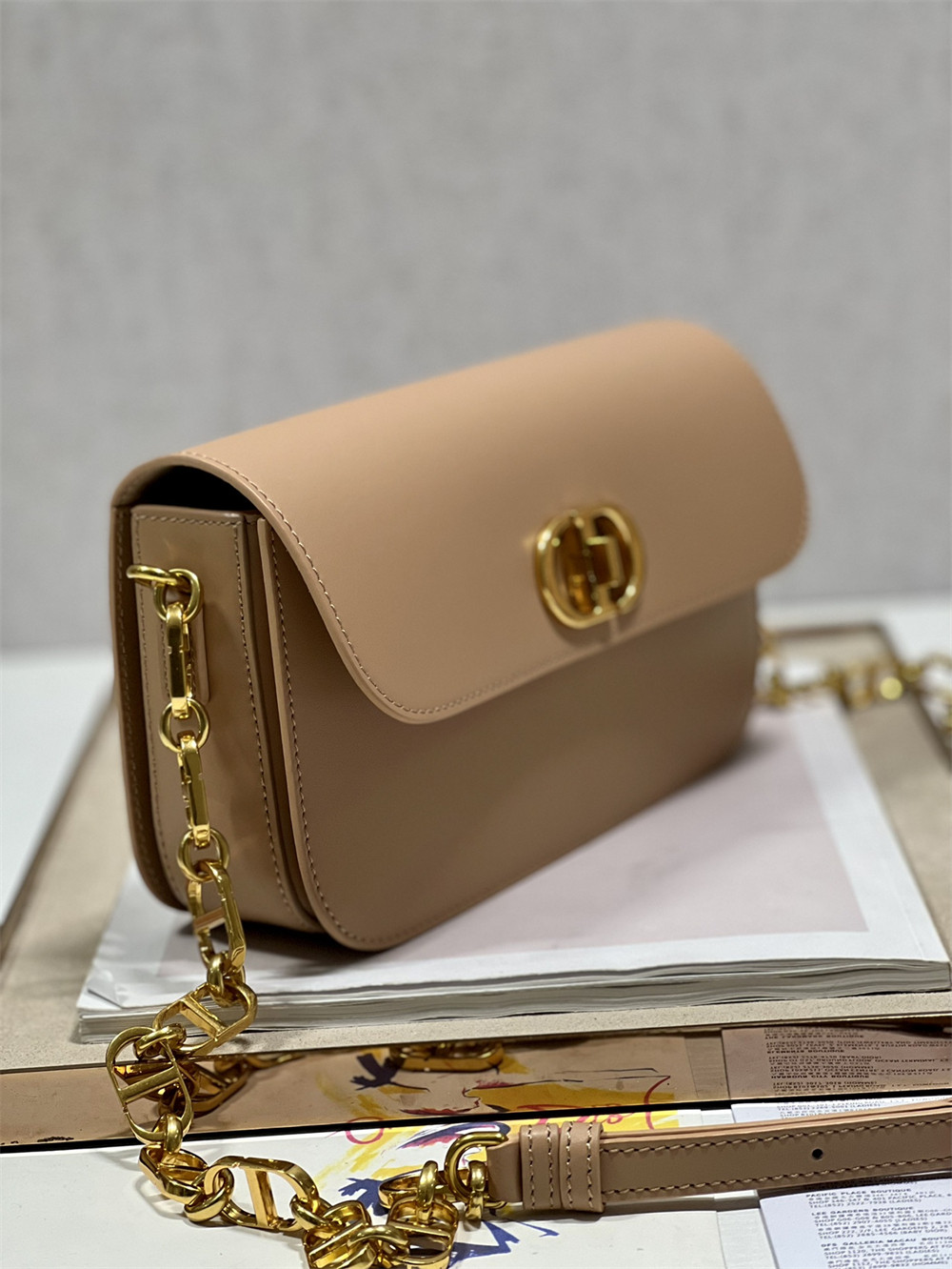 D10r 30 Montaigne Avenue Pink 22.5 x 12.5 x 6.5 cm