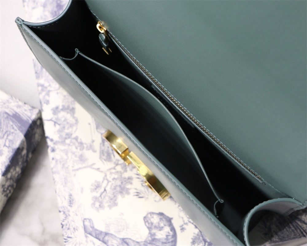 D10r 30 MONTAIGNE CHAIN BAG BLUE