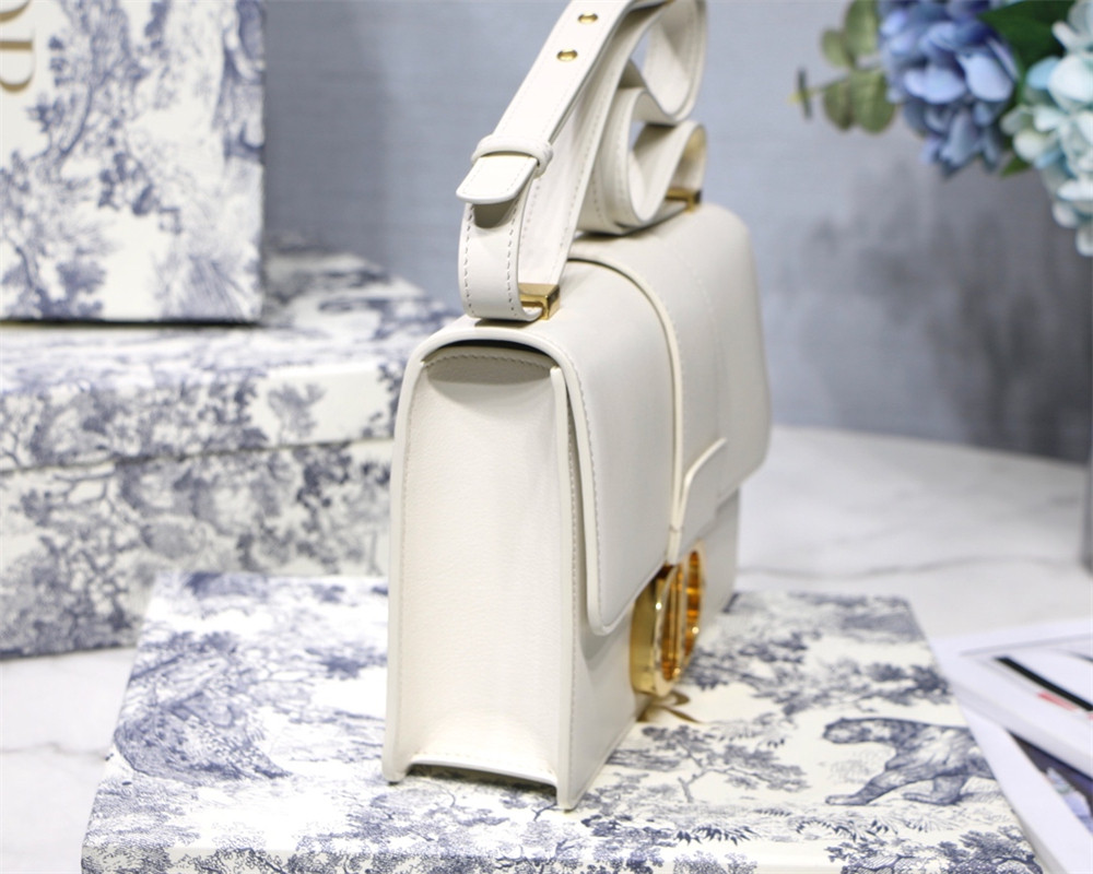 D10r 30 MONTAIGNE CHAIN BAG WHITE