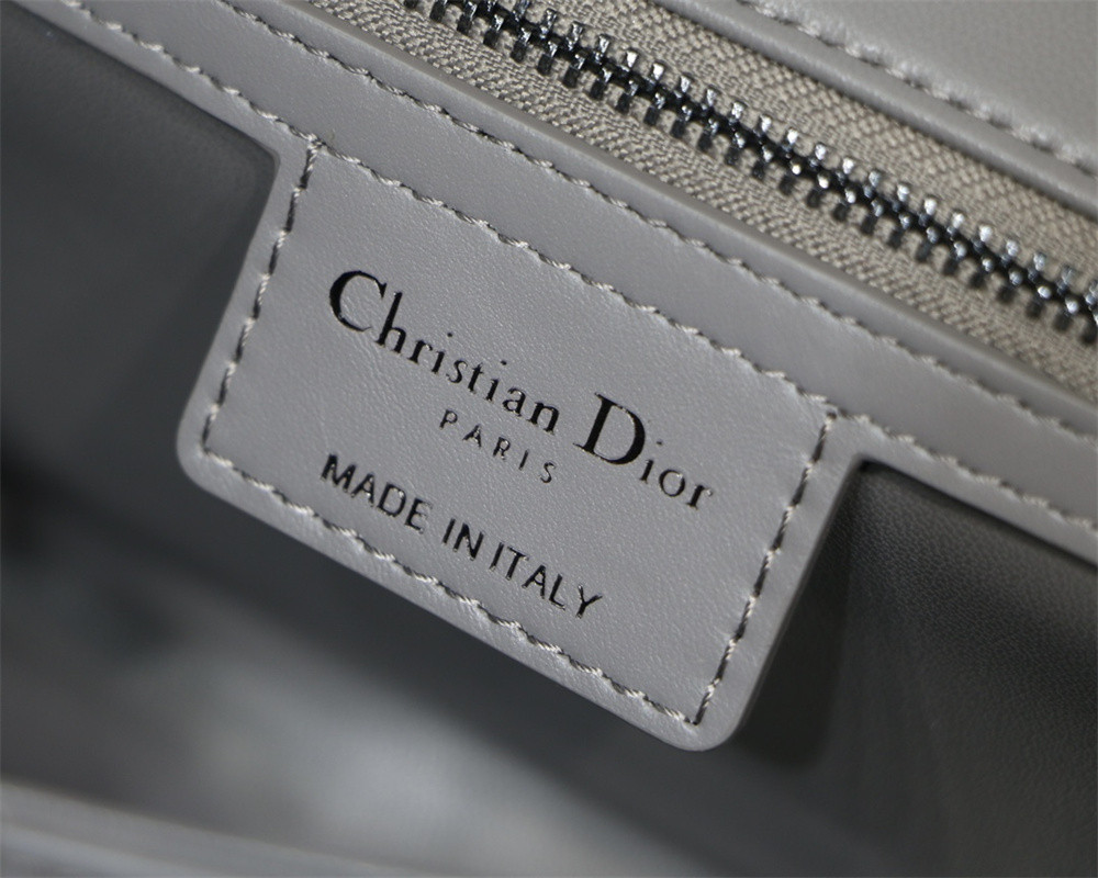 MEDIUM D10r CARO BAG Grey S*pple Cannage Calfskin With Black Hardware 25.5 x 15.5 x 8 cm