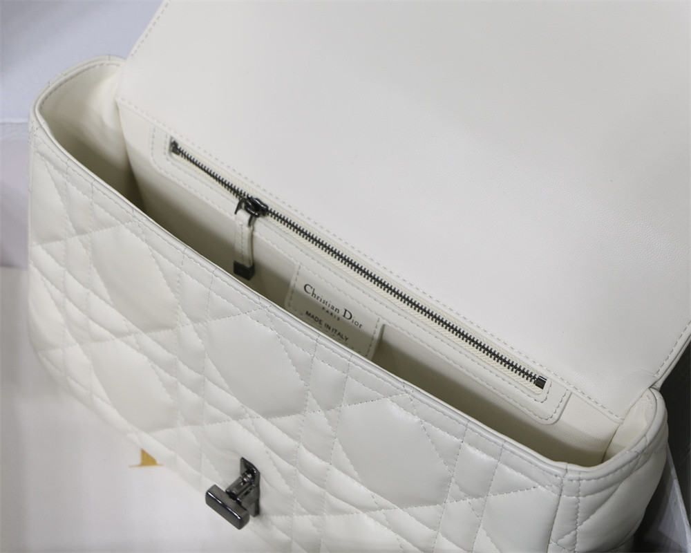 LARGE D10r CARO BAG Ivory S*pple Cannage Calfskin With Silver Hardware 29 x 18 x 10 cm
