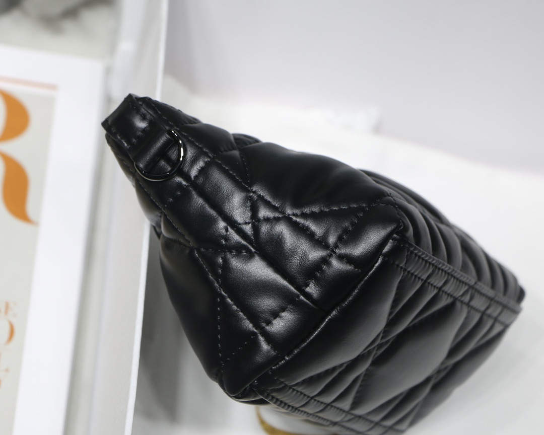 D10r TRAVEL NOMAD POUCH BLACK