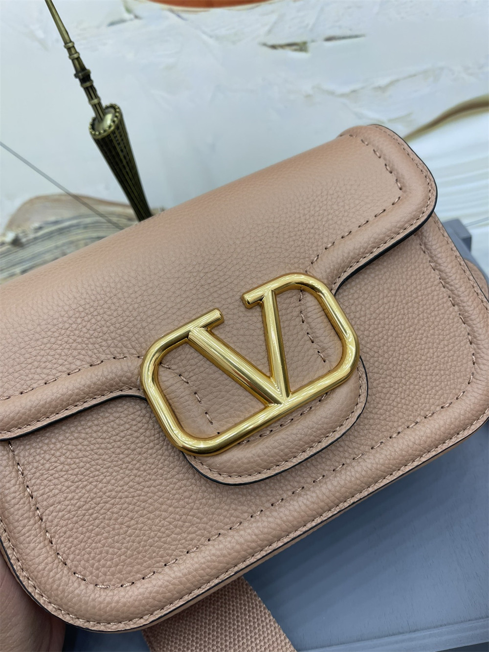 Va1e*ntin0 GARAVANI ALLTIME GRAINY CALFSKIN SHOULDER BAG ROSE CANNELLE 23.5x18X8cm