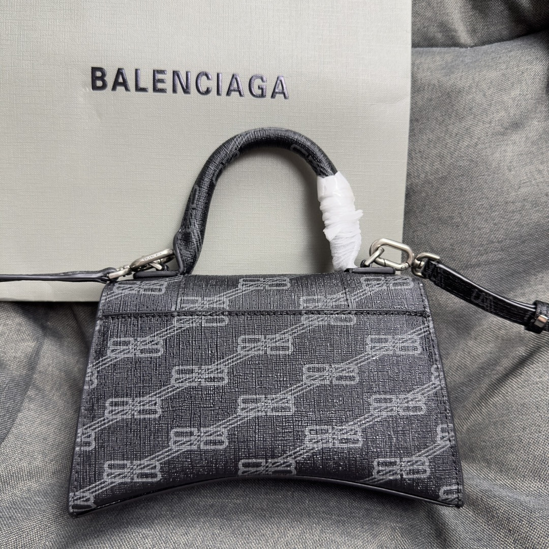 Ba1en*iaga WOMEN