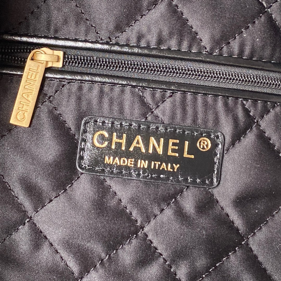 Ch**el 22 HANDBAG Shiny Calfskin BLACK 30×45×8cm