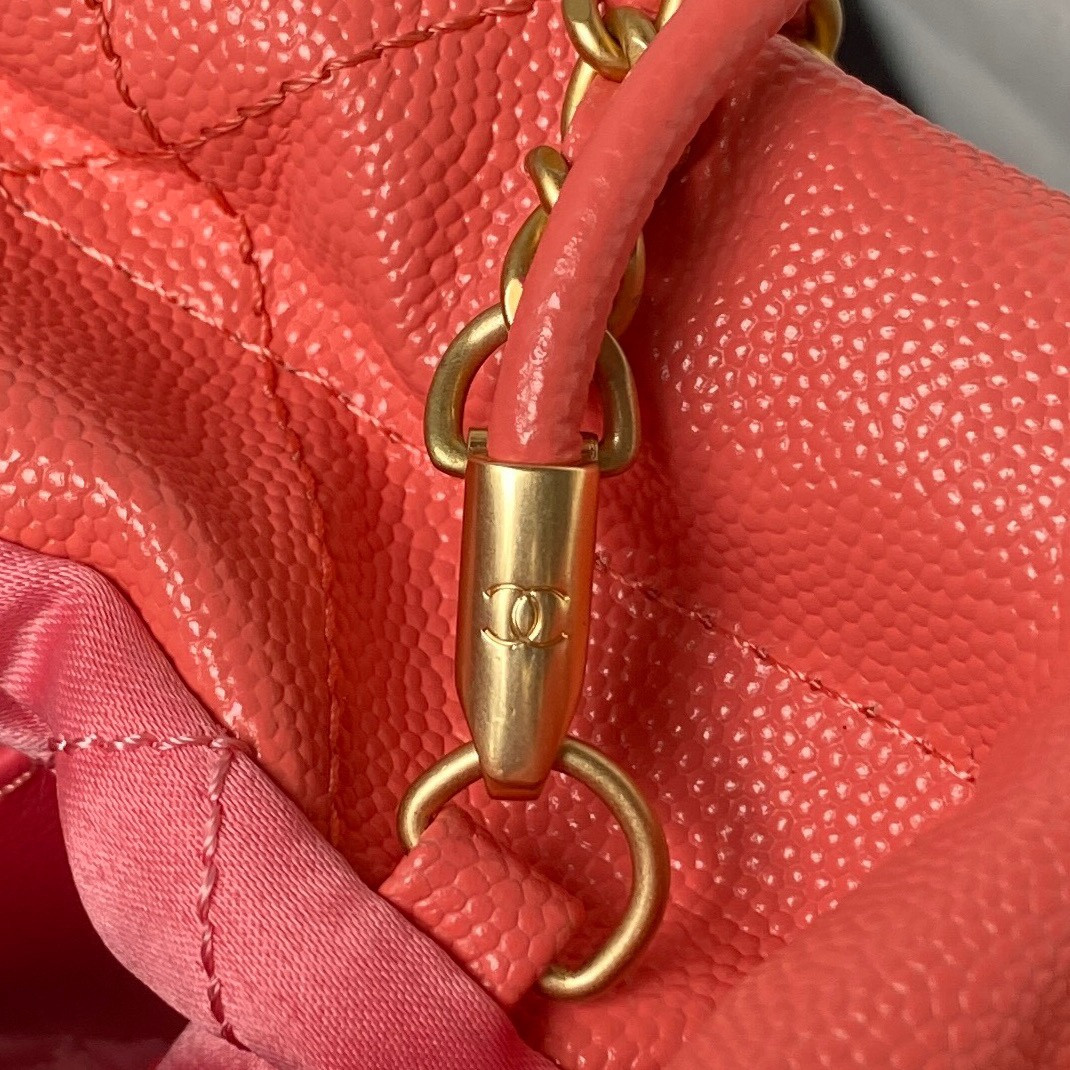 Ch**el 22 MINI HANDBAG GRAINED LEATHER RED 7.8 × 7.4 × 2.3 in