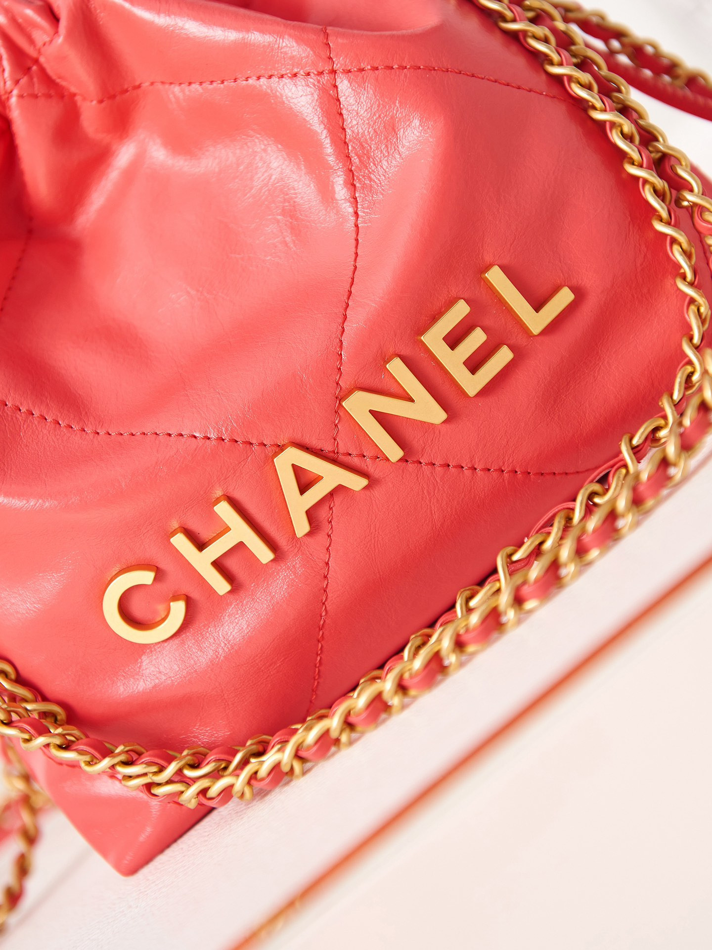 Ch**el 22 MINI HANDBAG Shiny Calfskin red 7.8 × 7.4 × 2.3 in