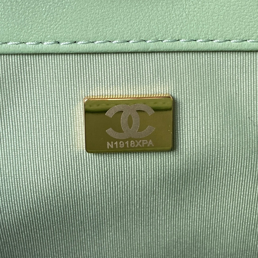 Ch**el BAGUETTE BAG LIGHT GREEN 4.5 × 9.4 × 1.8 in