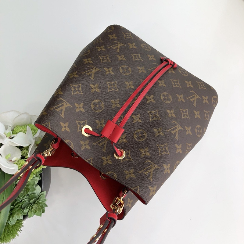 LV NéoNoé MM M44021 10.2 x 10.2 x 6.9 inches