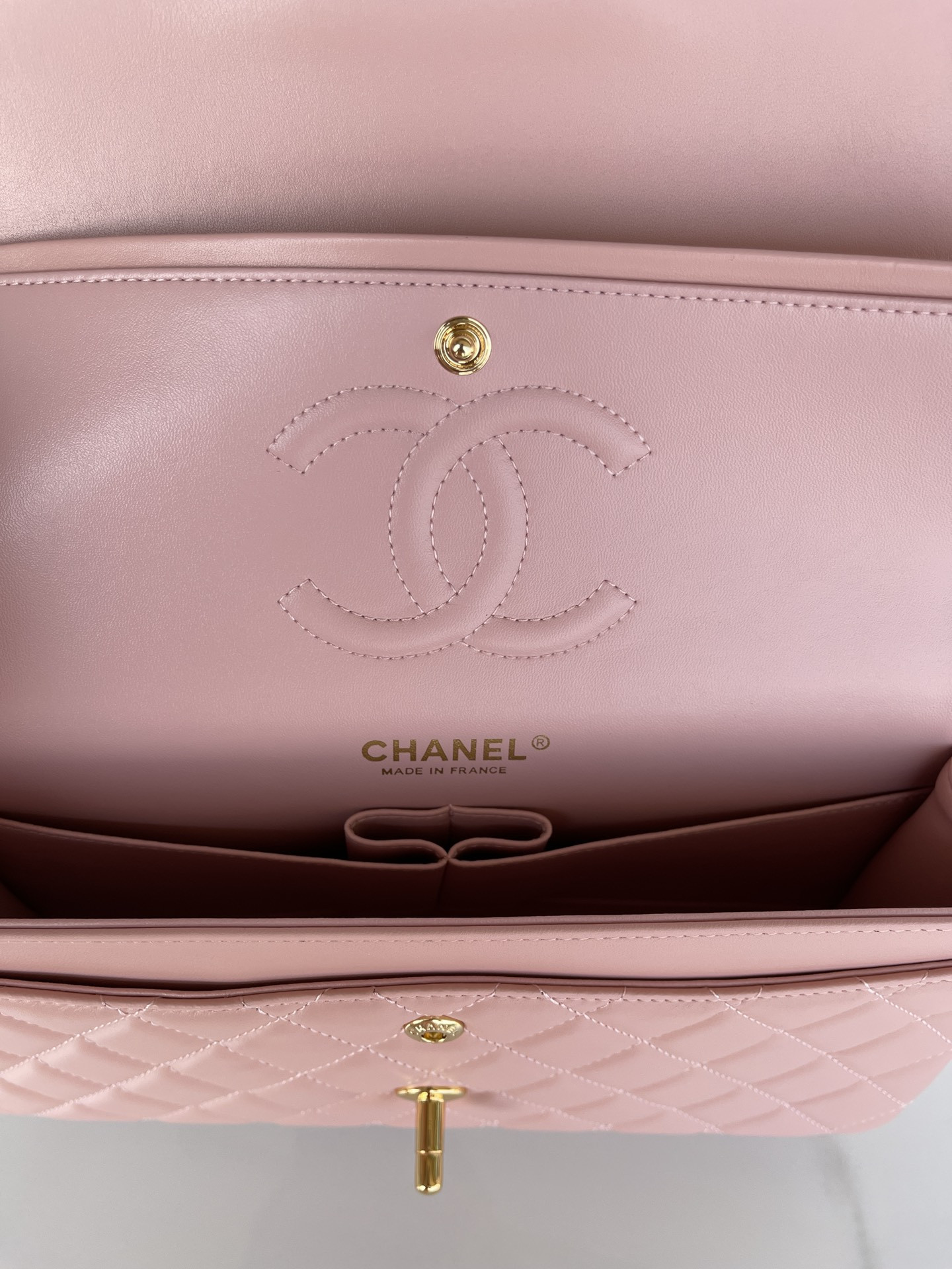 Ch**el CLASSIC FLAP 25CM CF PINK GOLD 6 × 9.9 × 2.5 in