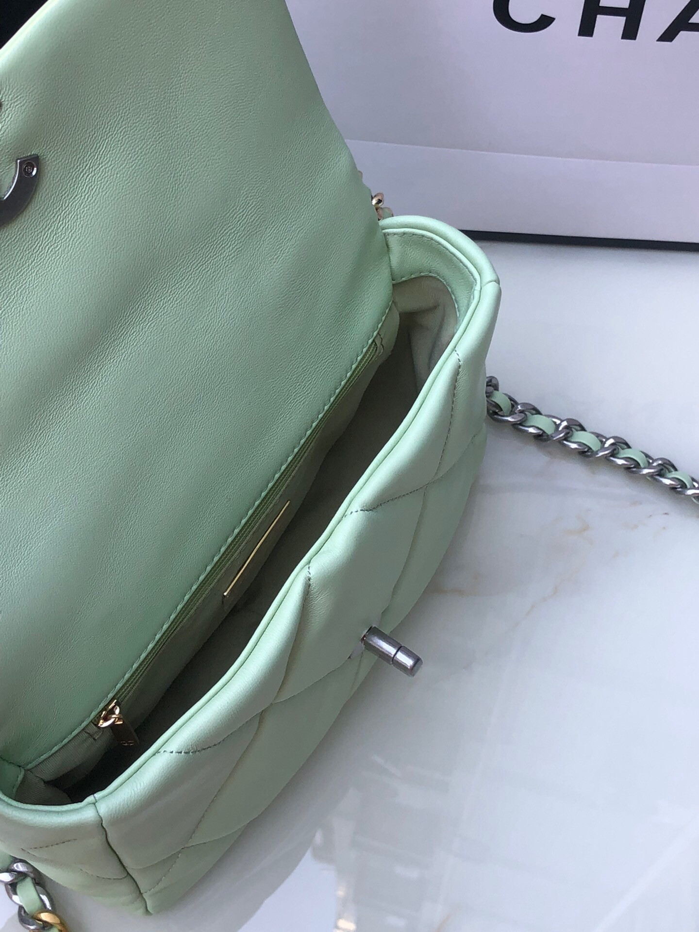 Ch**el 19 HANDBAG Shiny Leather, Gold-Tone, Silver-Tone & Ruthenium-Finish Metal Green 6.2 × 10.1 × 3.5 in