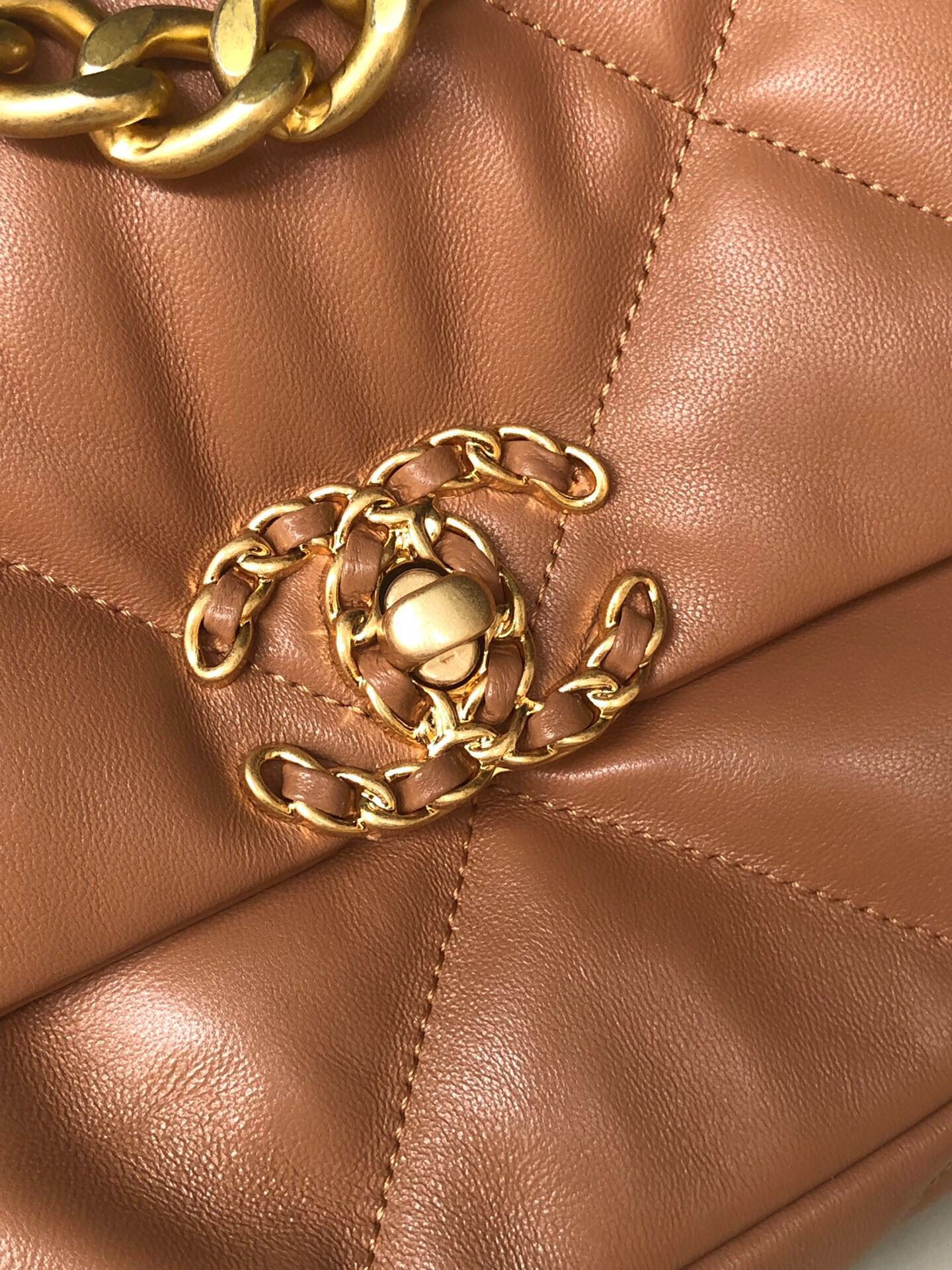 Ch**el 19 HANDBAG Shiny Leather, Gold-Tone, Silver-Tone & Ruthenium-Finish Metal Caramel 6.2 × 10.1 × 3.5 in