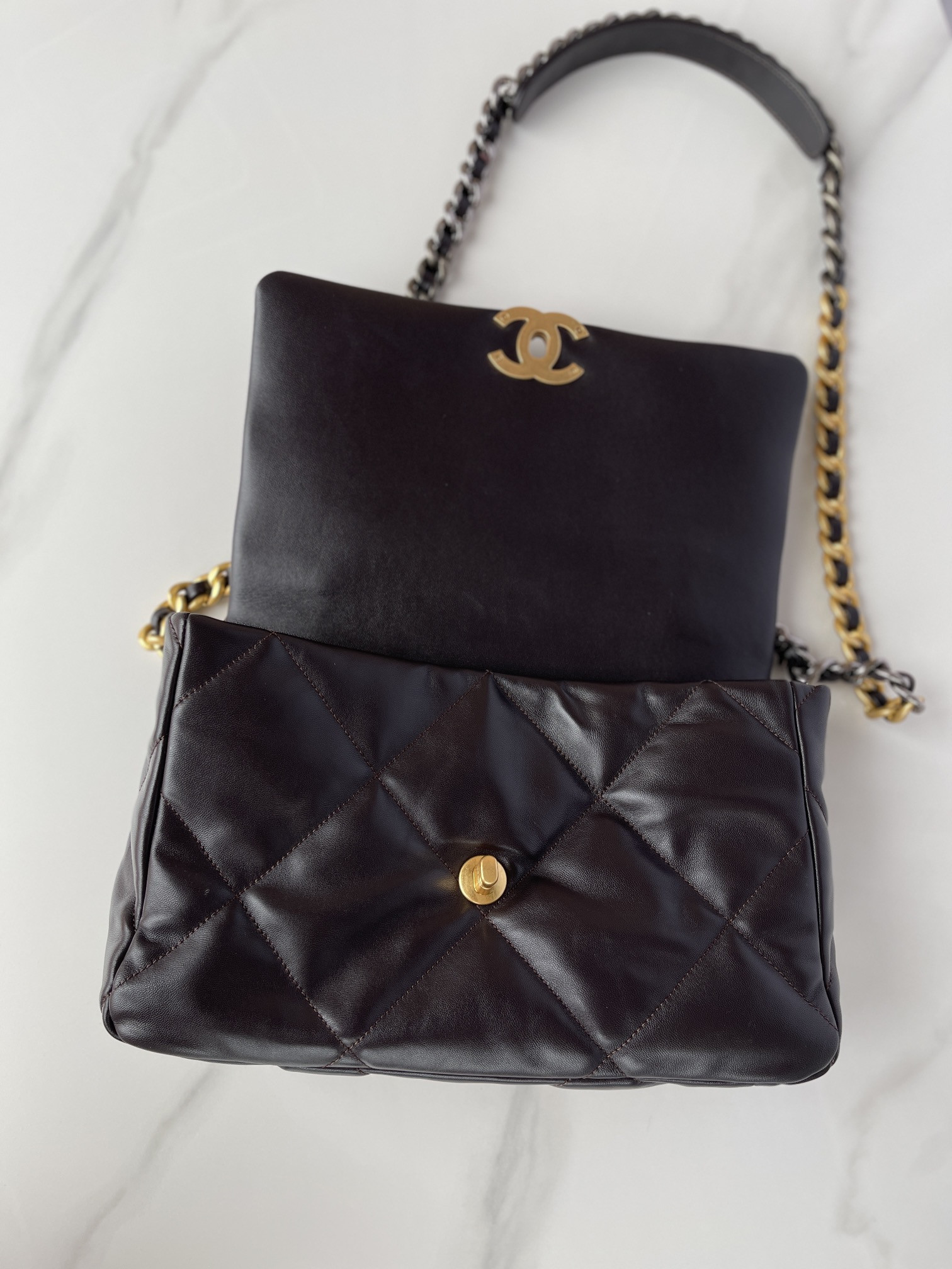 Ch**el 19 LARGE HANDBAG Shiny Leather, Gold-Tone, Silver-Tone & Ruthenium-Finish Metal Black 7.8 × 11.7 × 3.9 in