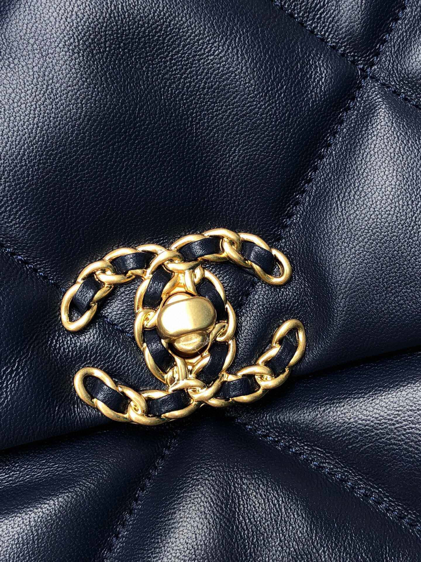 Ch**el 19 LARGE HANDBAG Shiny Leather, Gold-Tone, Silver-Tone & Ruthenium-Finish Metal Navy 7.8 × 11.7 × 3.9 in