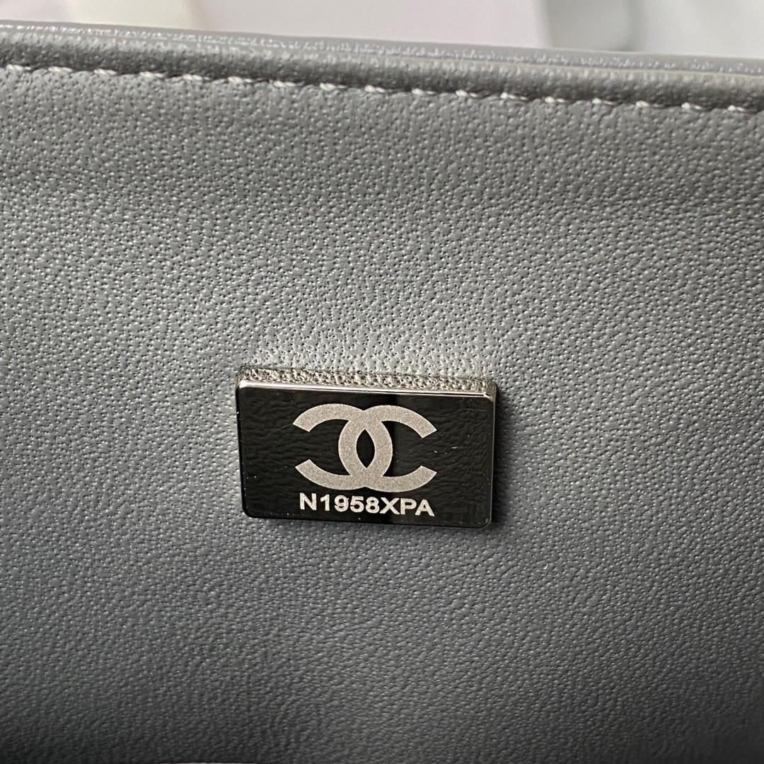 Ch**el CLASSIC HANDBAG GRAINED SHINY CALFSKIN & SILVER-TONE METAL GRAY 6 × 9.9 × 2.5 in
