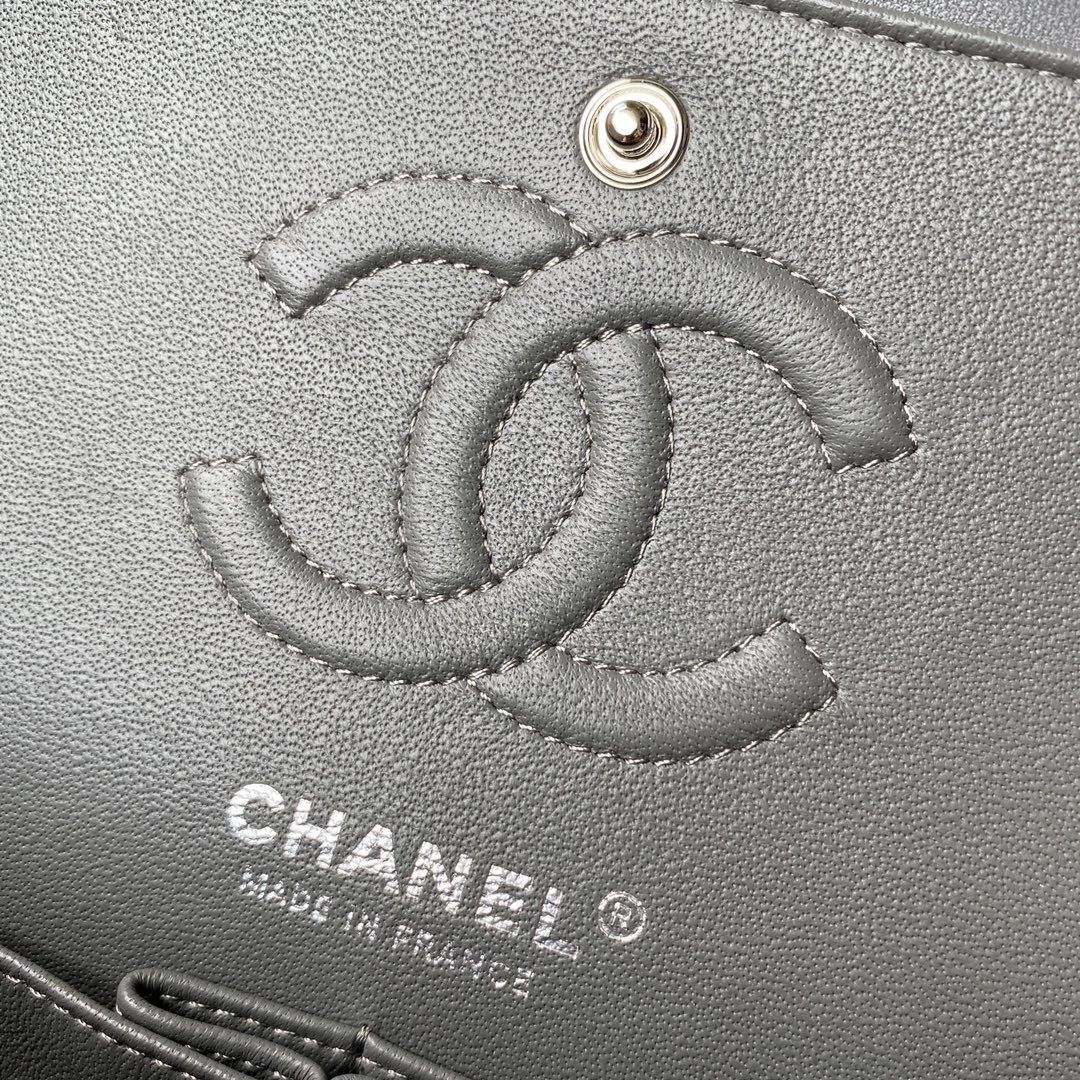Ch**el SMALL CLASSIC HANDBAG Grained SHINY Calfskin & Silver-Tone Metal Gray 5.7 × 9 × 2.3 in