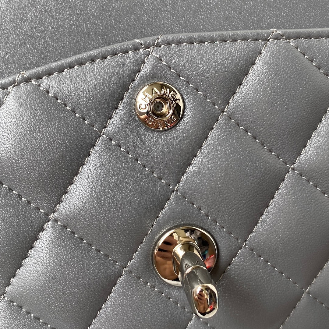 Ch**el SMALL CLASSIC HANDBAG Grained SHINY Calfskin & Silver-Tone Metal Gray 5.7 × 9 × 2.3 in