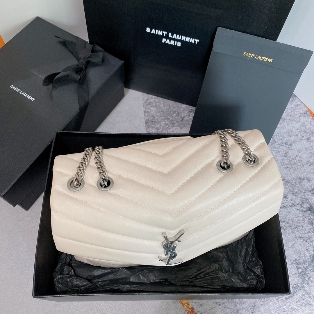 Y51 LOULOU MEDIUM IN QUILTED LEATHER BLANC VINTAGE SILVER 12.5 X 8.6 X 3.5 INCHES