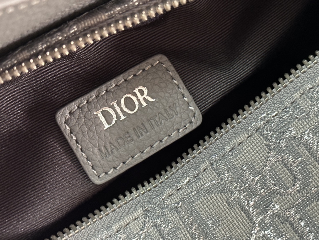 D10r Lingot Toiletry Bag gray white Oblique Mirage Technical Fabric 8.5 x 5 x 4 inches