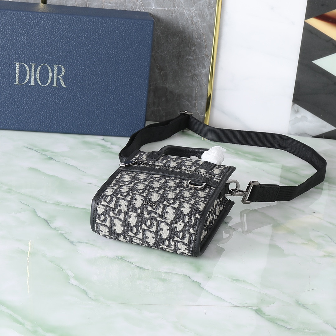 d10r safari N0r*h-south tote bag beige and black d10r oblique jacquard 8.5 x 9.5 x 3 inches