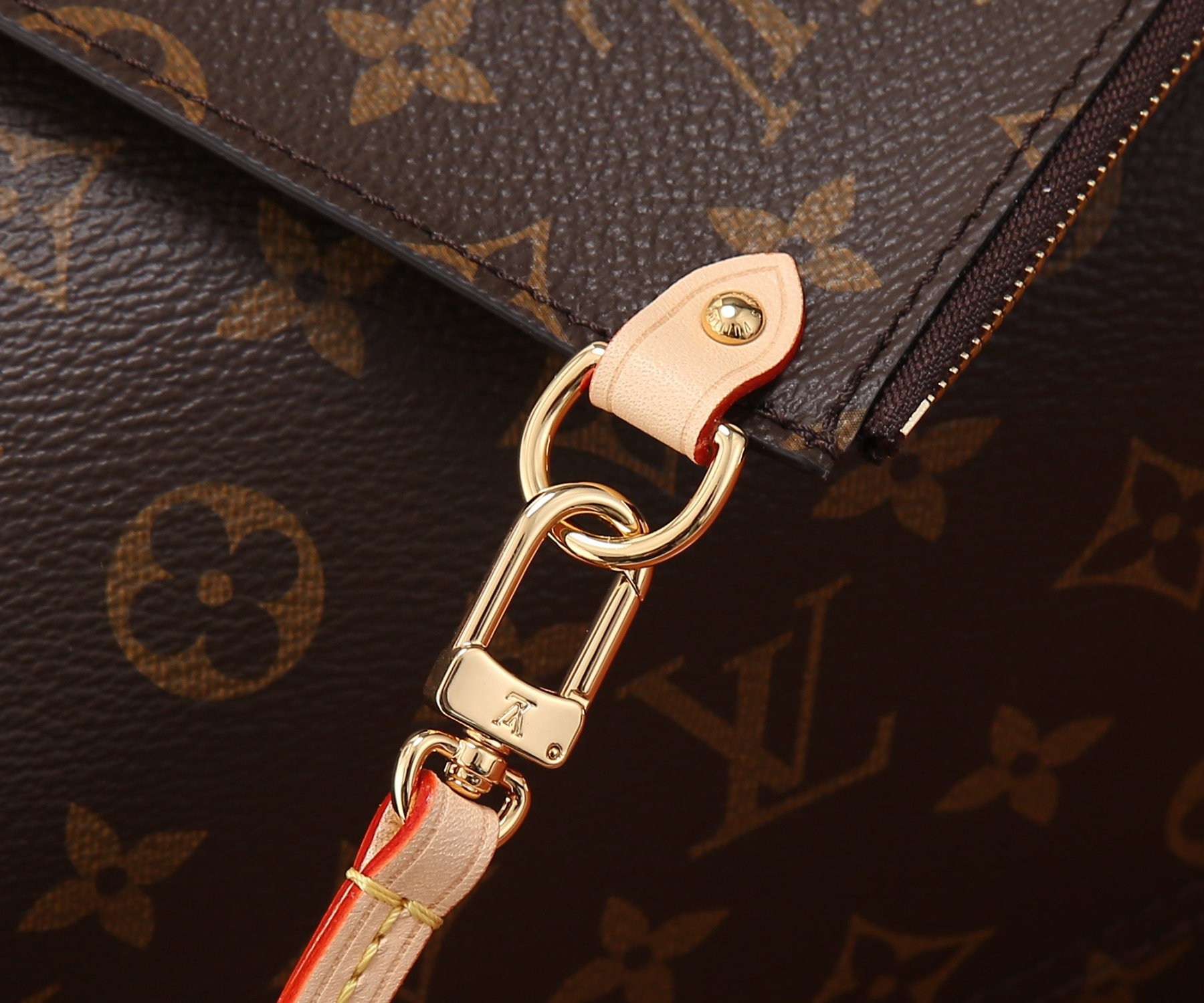 LV Atlantis GM M46817 13.4 x 13.4 x 5.3 inches