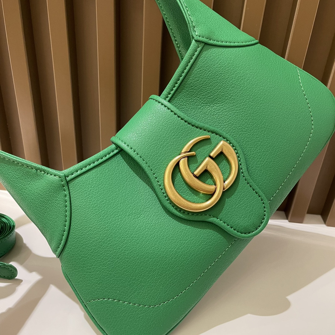 Gvc*1 APHRODITE SHOULDER BAG GREEN 27 X 13.5 X 2 cm
