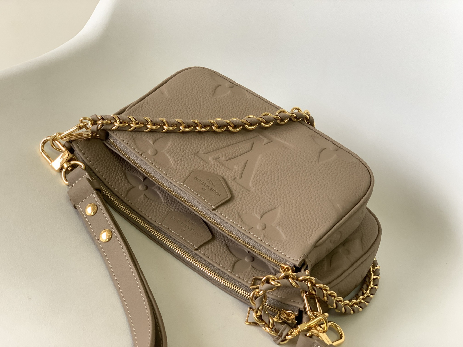 L0vis Vvtt0n Multi Pochette Accessoires Gray 9.4 x 5.3 x 1.6 inches