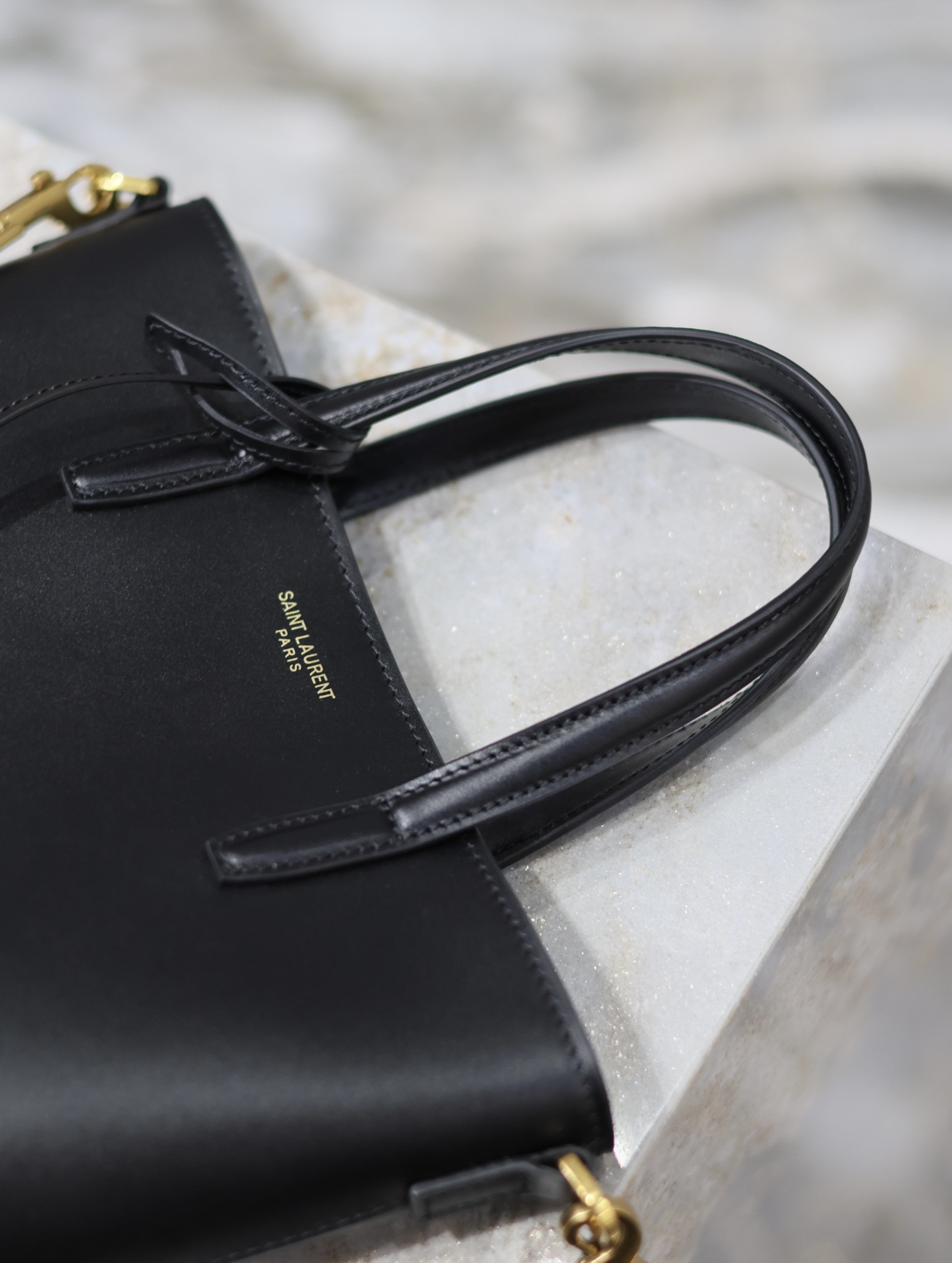 Y51 Sa1nt Lau*nt PARIS MINI TOY SHOPPING IN SMOOTH LEATHER BLACK 7.1 X 6.7 X 3.1 INCHES