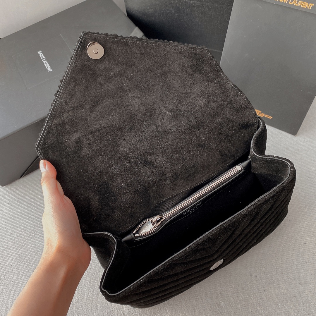 Y51 COLLEGE MEDIUM IN QUILTED LEATHER BLACK SILVER 9.4 X 6.6 X 2.5 INCHES