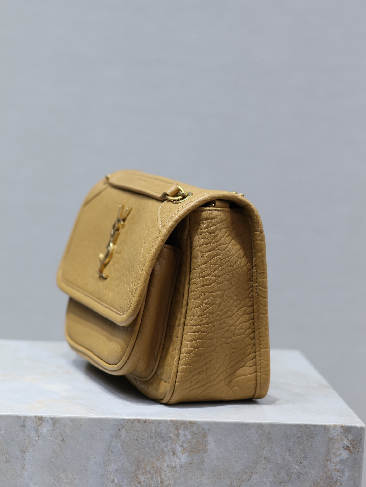 Y51 NIKI BABY IN VINTAGE LEATHER DARK CORK 8.2 X 6 X 2.9 INCHES