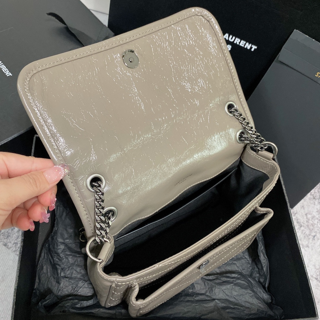 Y51 NIKI BABY IN VINTAGE LEATHER LIGHT GRAY 8.2 X 6 X 2.9 INCHES