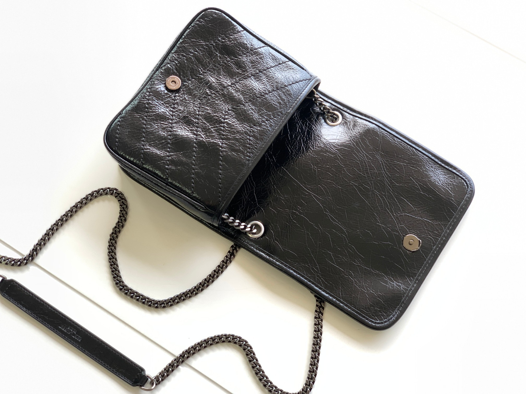 Y51 NIKI CHAIN WALLET IN SHINY LEATHER BLACK 19 x 15 x 6 CM