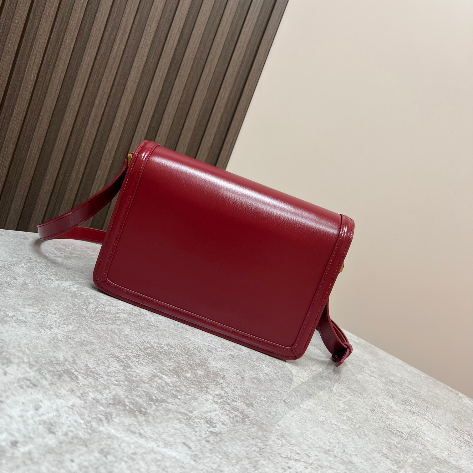 Y51 SOLFERINO MEDIUM SATCHEL IN BOX Sa1nt Lau*nt RED 9.1 X 6.3 X 2.4 INCHES