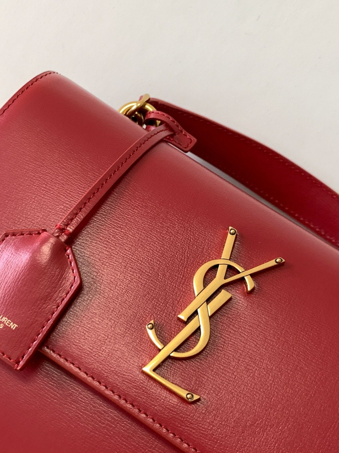 Y51 SUNSET LARGE IN SMOOTH LEATHER RED 10.6 X 7 X 3.1 INCHES