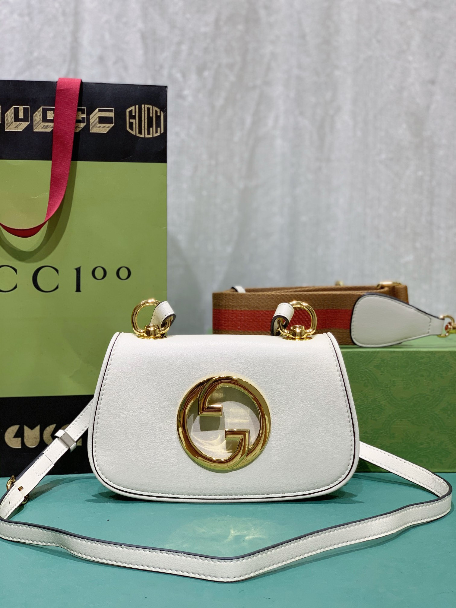 Gvc*1 BLONDIE MINI BAG WHITE 8.7"W x 5.1"H x 2.2"D