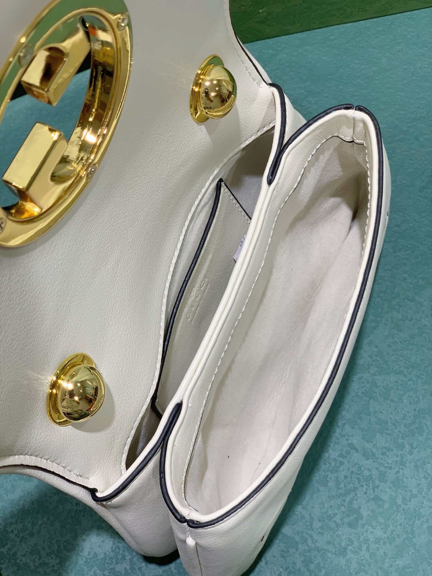 Gvc*1 BLONDIE MINI BAG WHITE 8.7"W x 5.1"H x 2.2"D