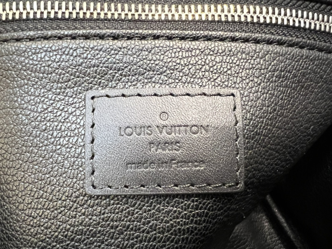 L0vis Vvtt0n M46354 Dopp Kit Toilet Pouch 28 x 15 x 16.5 cm