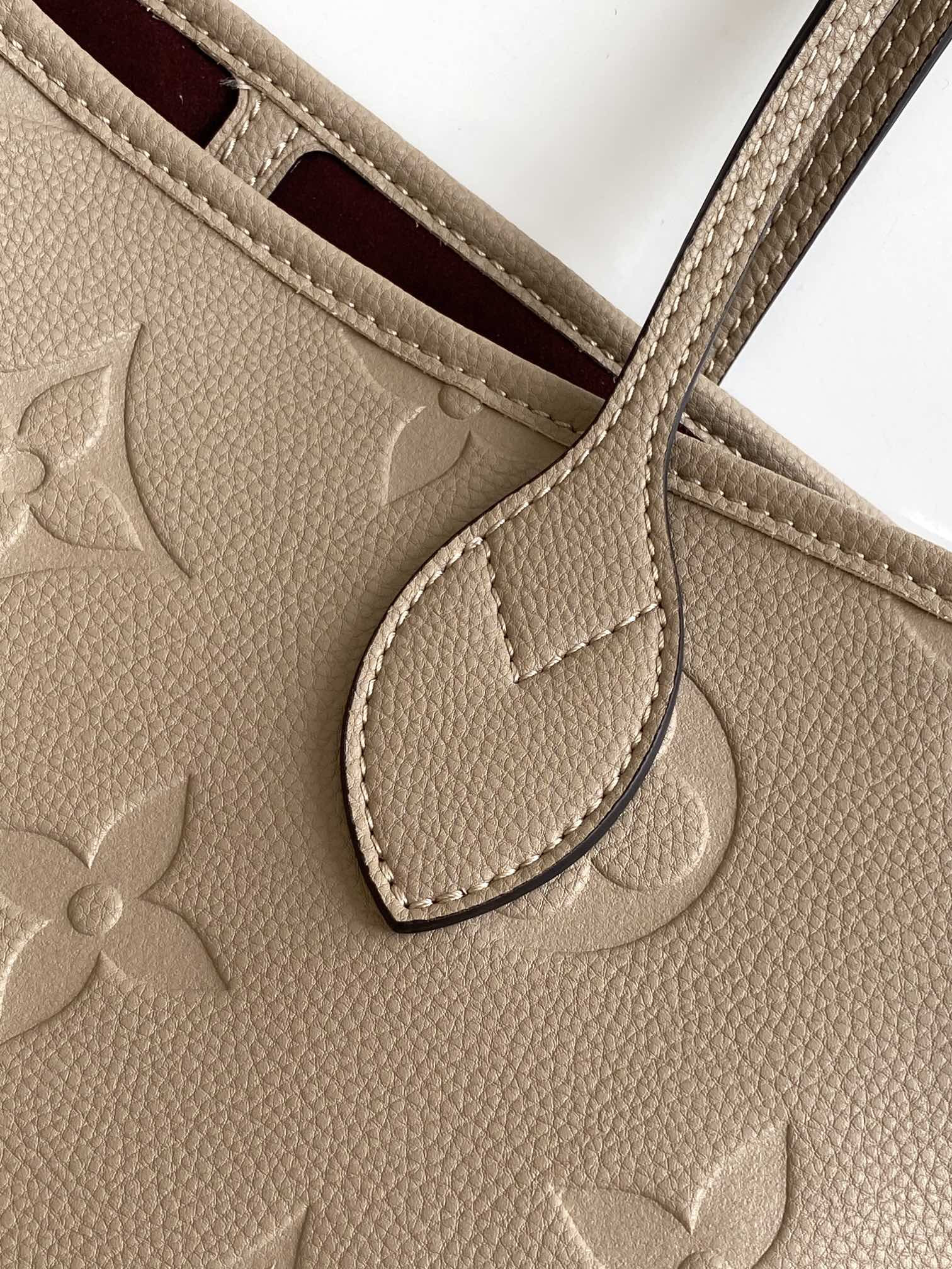 LV M45686 Neverfull MM 12.6 x 11.4 x 6.7 inches Without Box