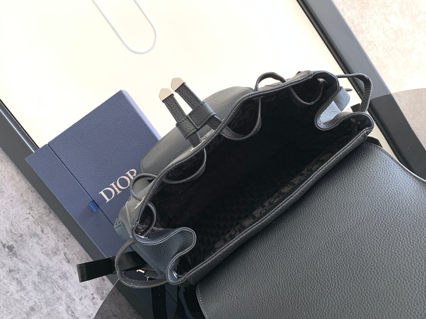 D10r Saddle Backpack 10.5 x 16 x 5.5 inches