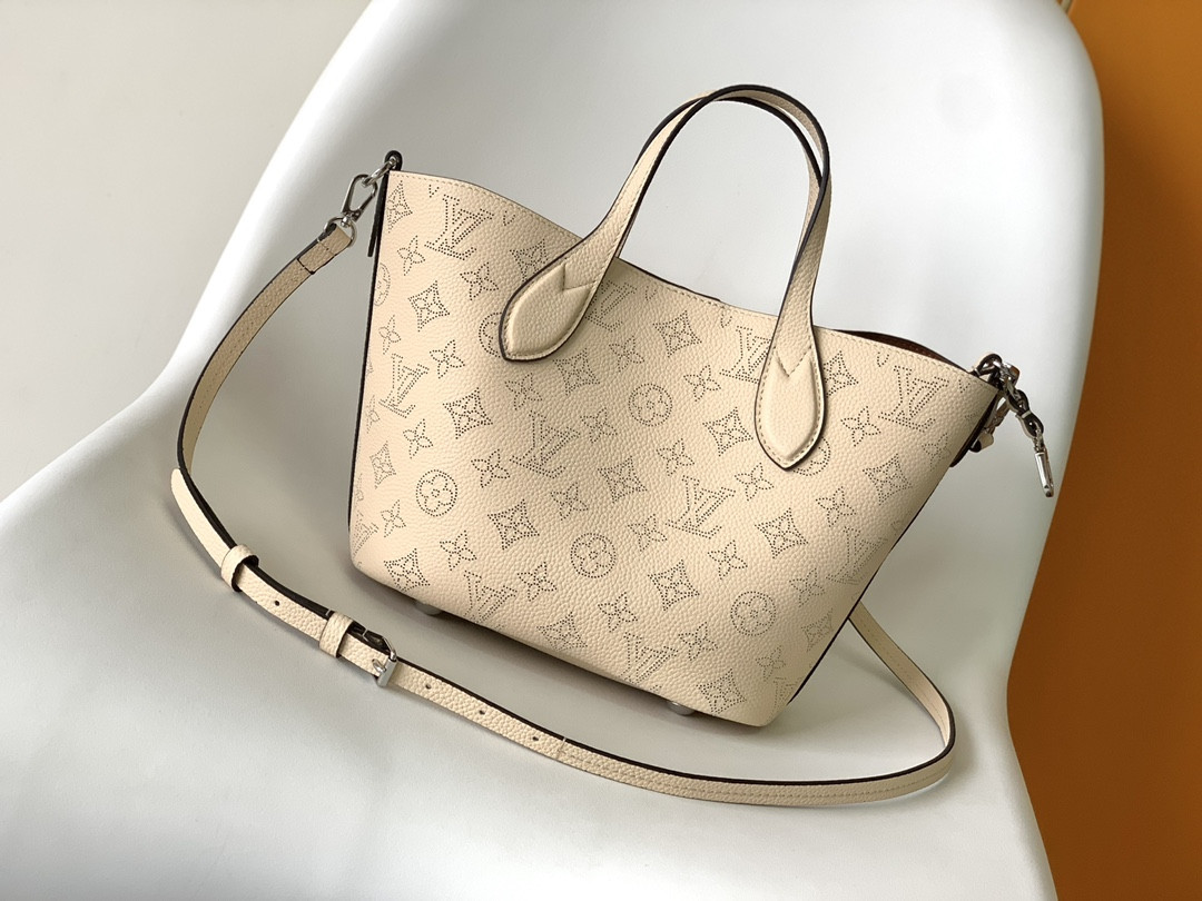 LV  Blossom M21909 20.0 x 20.0 x 12.5 CM