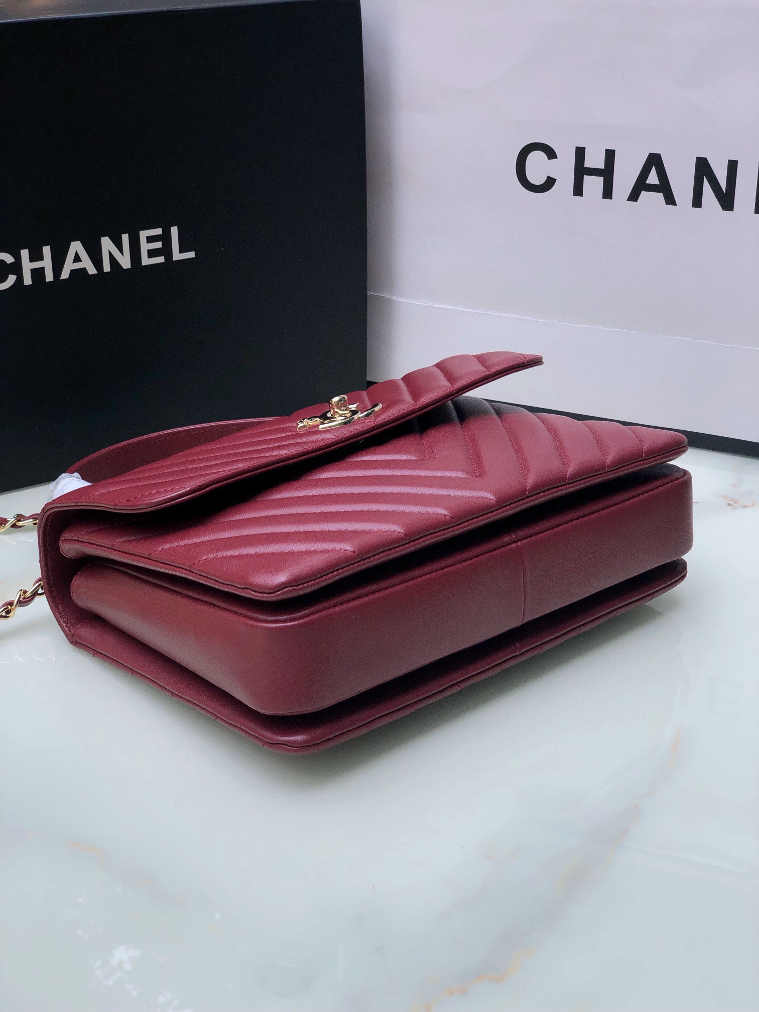 Ch**el FLAP BAG WITH TOP HANDLE RED 6.6 × 9.8 × 4.7 in